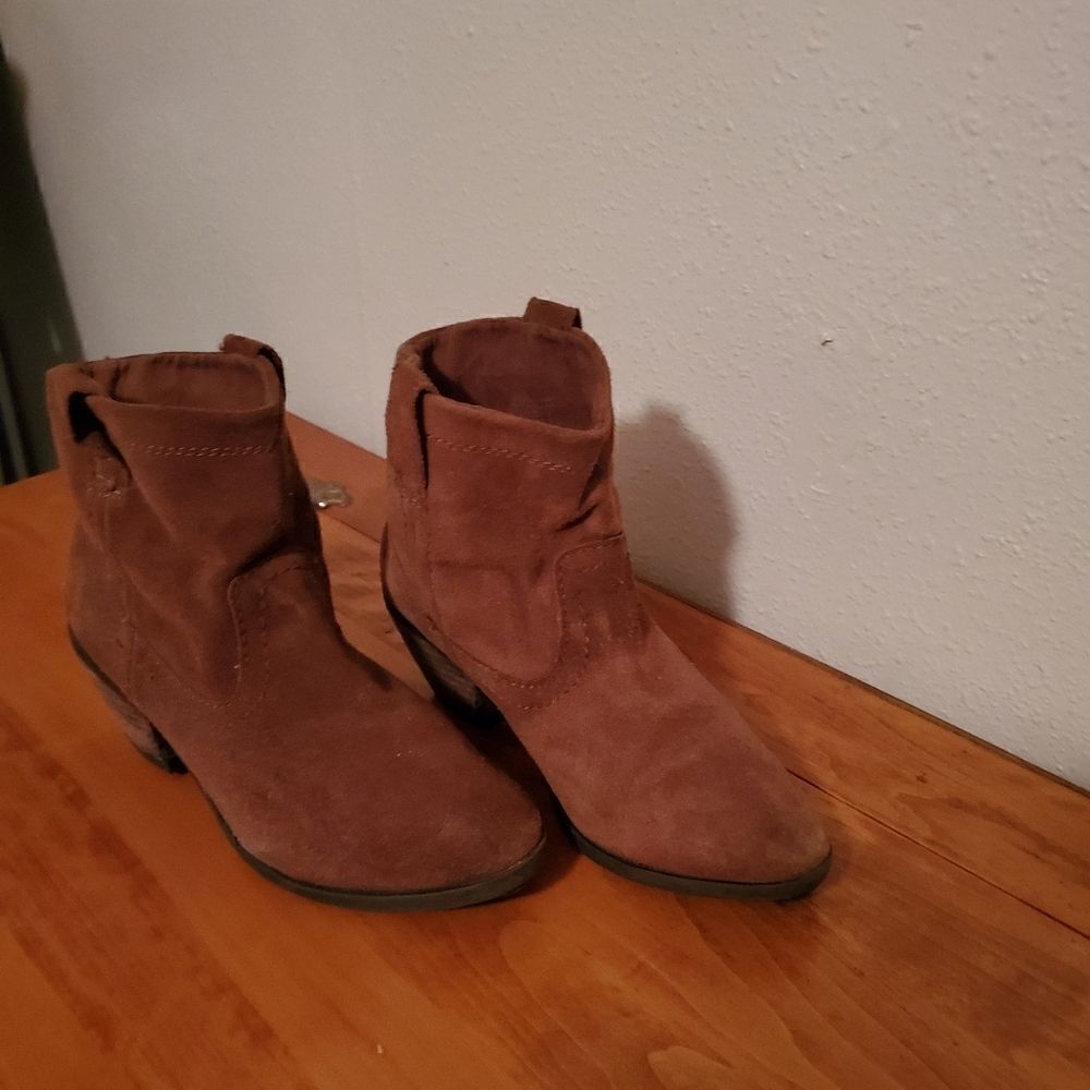 Call it Spring Tan Suede Booties Size 9